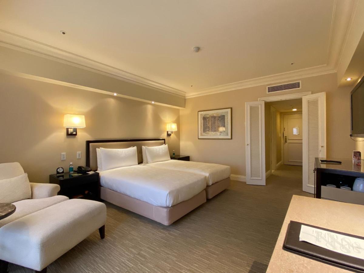 فندق ذا شير وود تايبي تايبيه المظهر الخارجي الصورة A room at the Fullerton Hotel