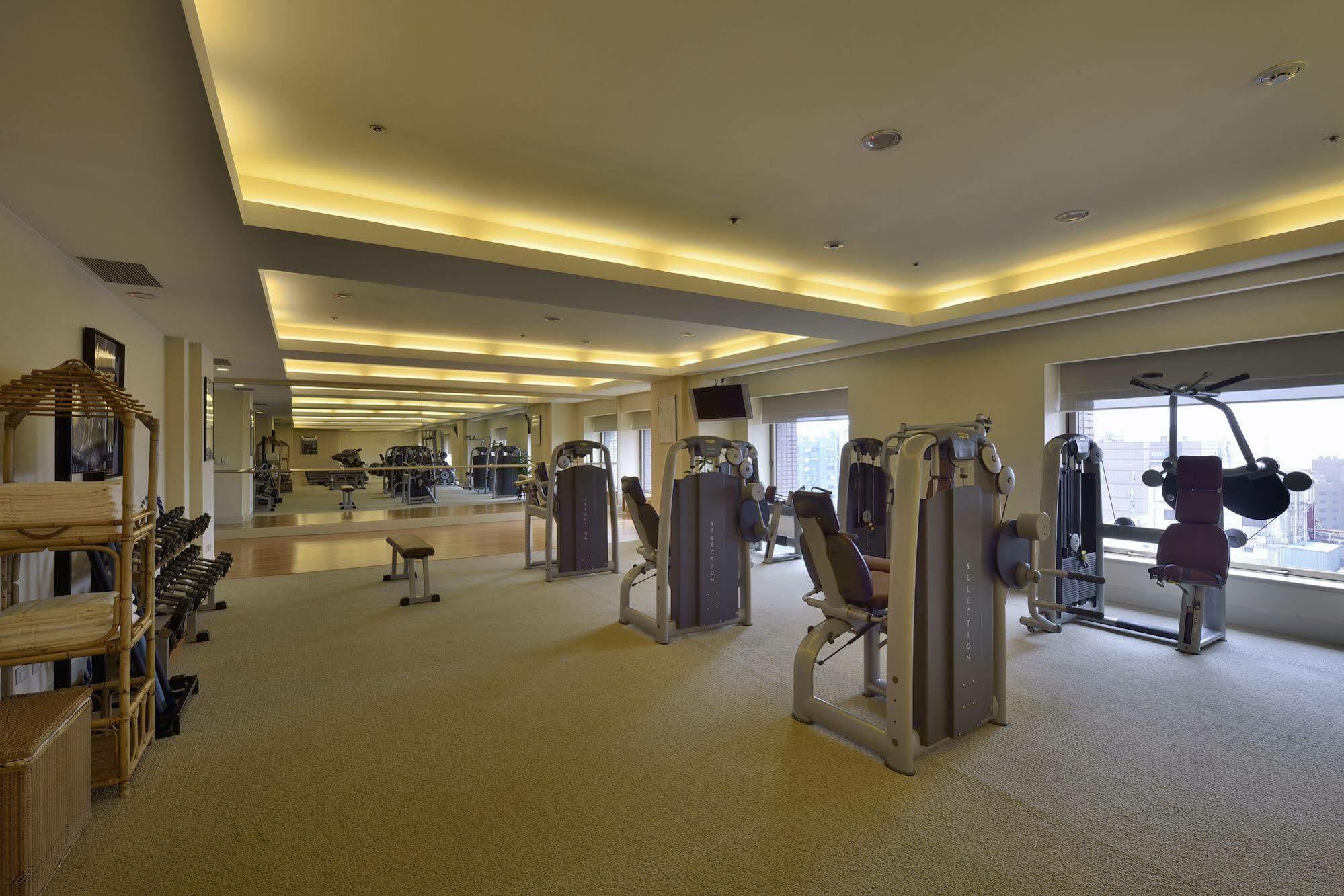 فندق ذا شير وود تايبي تايبيه المظهر الخارجي الصورة The gym at the hotel
