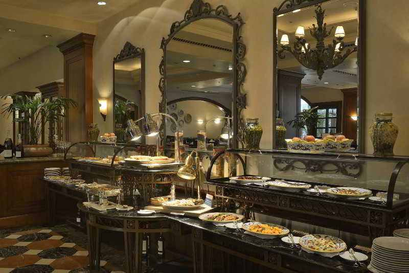 فندق ذا شير وود تايبي تايبيه المظهر الخارجي الصورة A buffet at a hotel